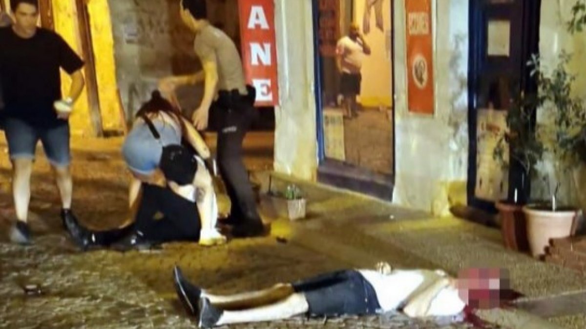 İzmir'de sokak ortasında başına demir profille vurularak öldürüldü