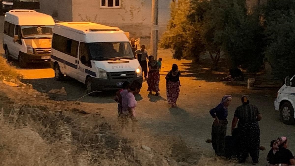 Osmaniye'de, freni boşalan minibüsün altında kalan çocuk öldü
