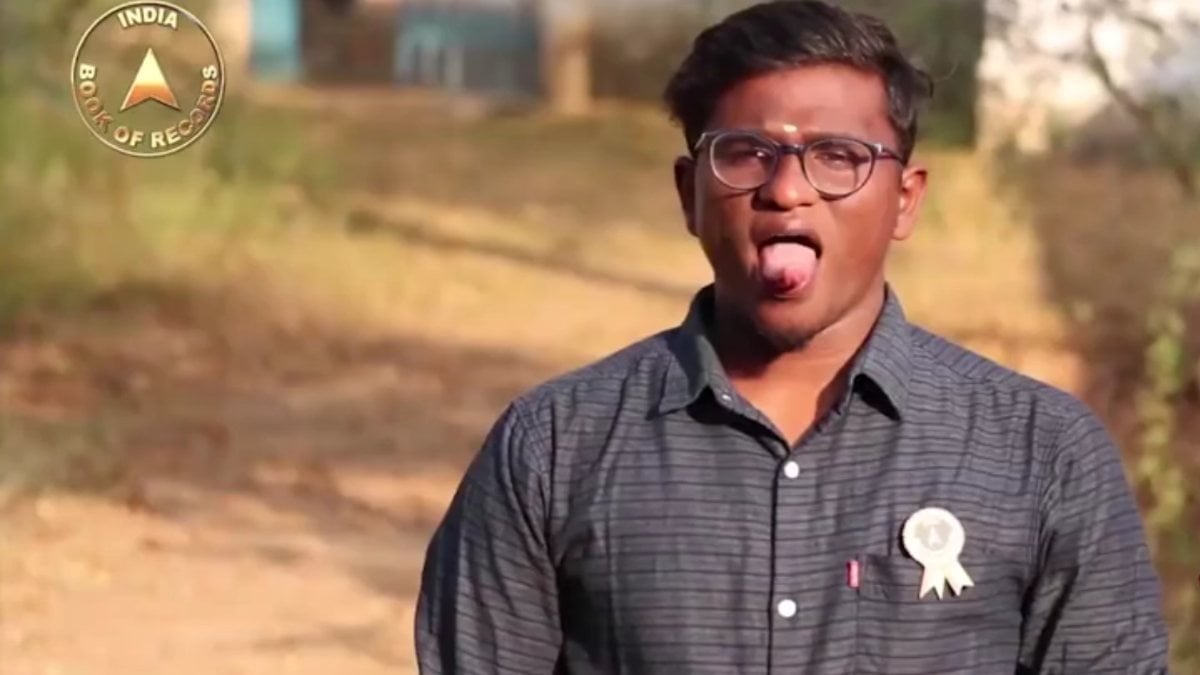 Hindistanlı öğrenci 10,8 cm'lik diliyle rekorlar kitabına girdi