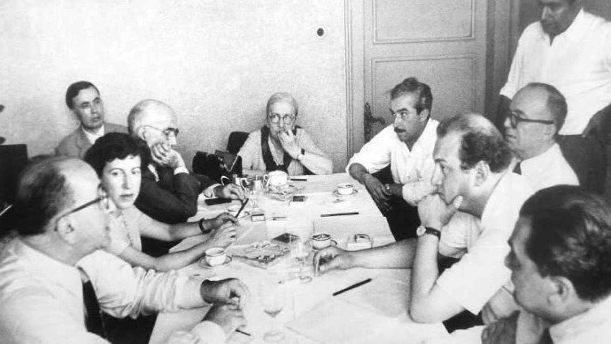 Tarihten bir fotoğraf: Yazarların jüri toplantısı
