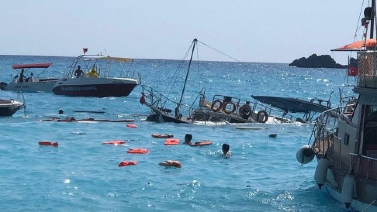 Fethiye'de tur teknesi battı