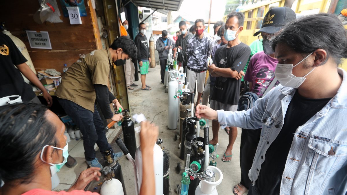 Endonezya’da delta mutasyonu yayıldı, hastanelerde oksijen stokları tükendi