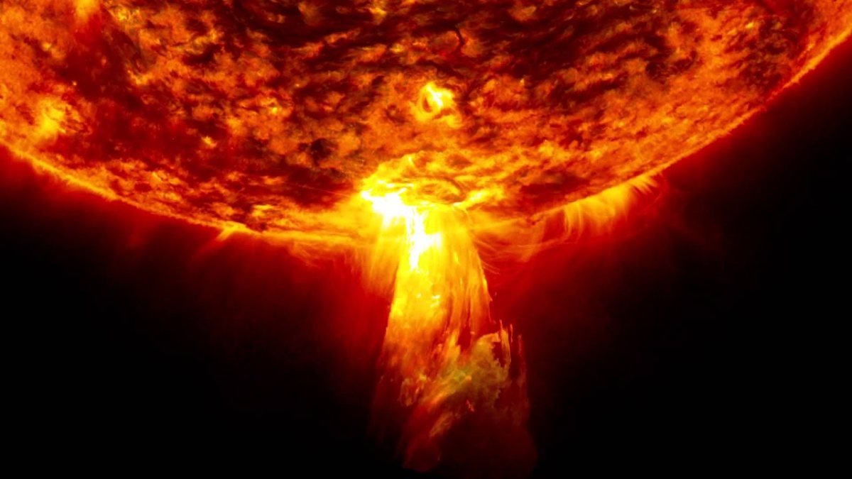 Güneş'te son yılların en büyük patlaması meydana geldi