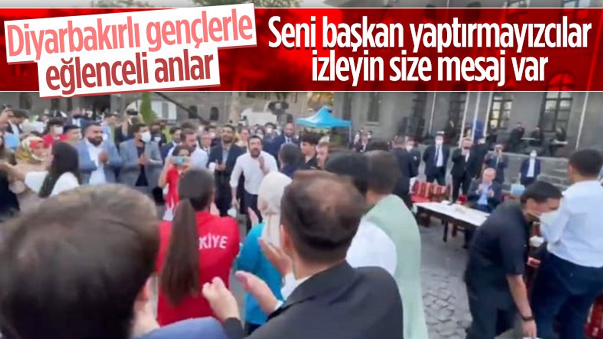 Cumhurbaşkanı Erdoğan'ın gençlerle buluşmasında ortaya renkli anlar çıktı