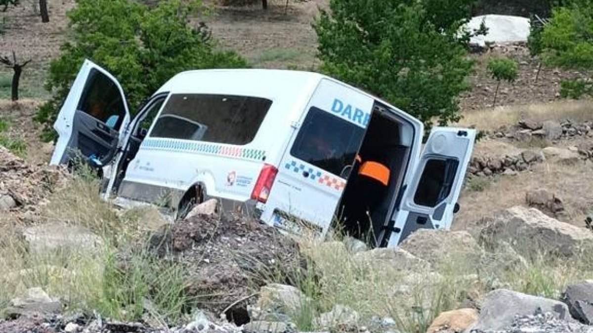 Malatya'da yolcu minibüsü devrildi: 15 yaralı