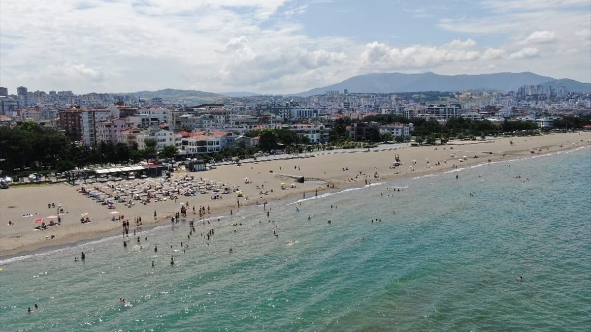 Samsun'un mavi bayraklı plajlarında deniz sezonu açıldı