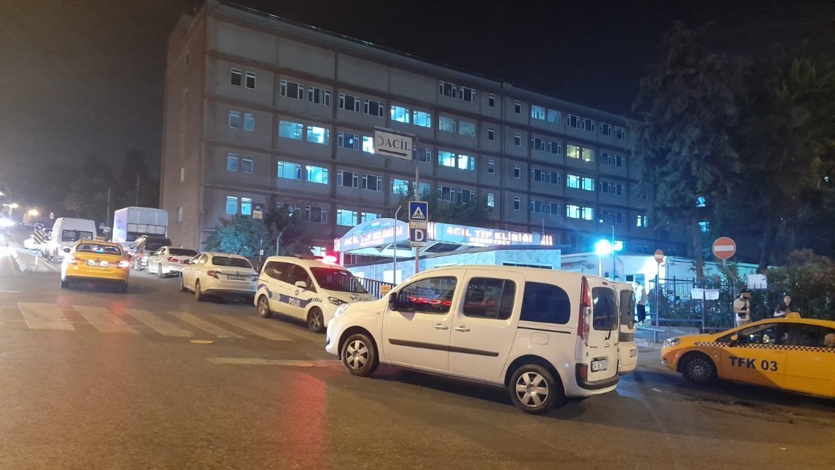 İstanbul'da acil servis önünde silahlı saldırı: 3 yaralı 