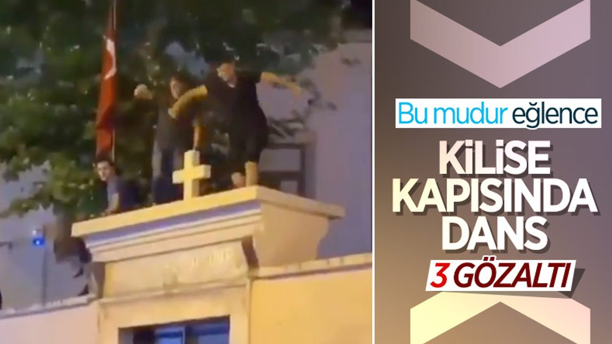 Kadıköy’de kilise kapısı üzerinde dans ettiler