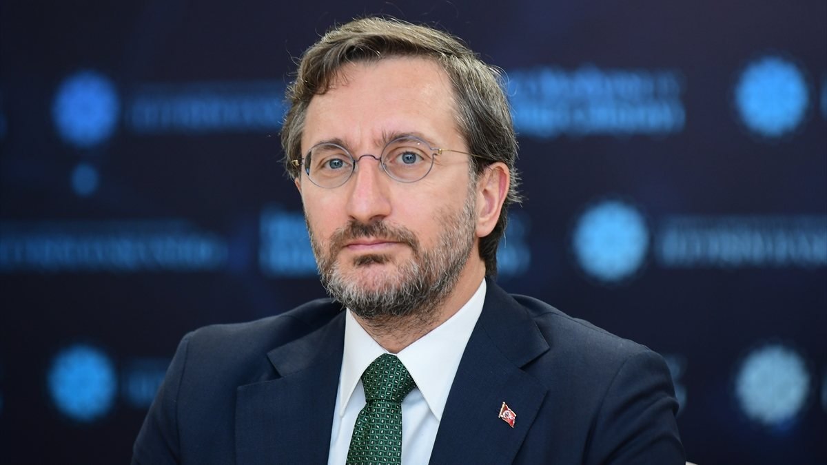 Fahrettin Altun, Ahmet Albayrak ile Mehmet Zahid Sobacı'yı kutladı