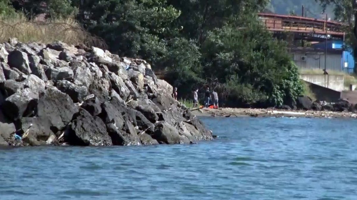 Zonguldak'ta deniz kenarında erkek cesedi bulundu