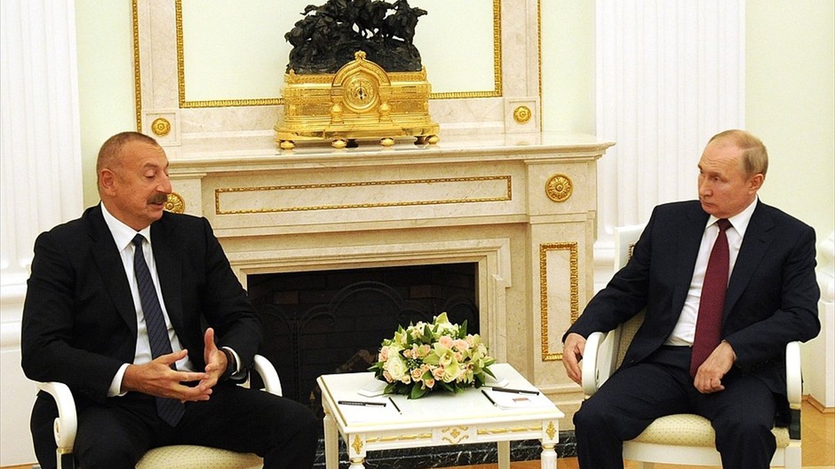 Vladimir Putin ile İlham Aliyev, bölgesel sorunları görüştü