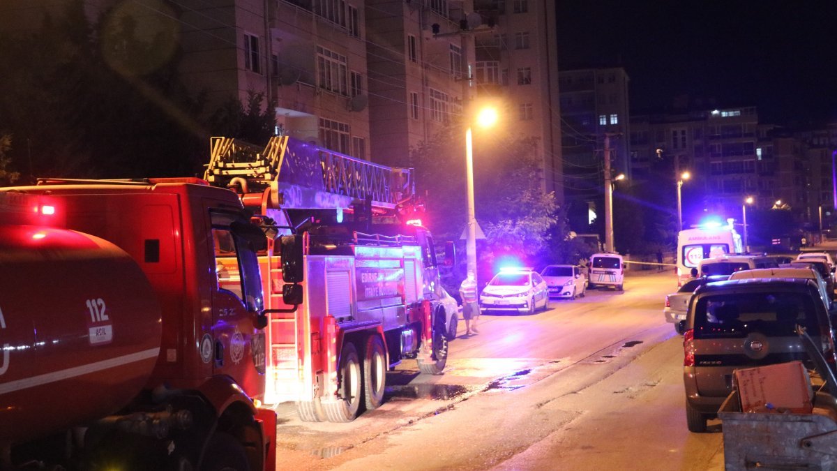 Edirne'de bayram tatiline giden ailenin evi yandı
