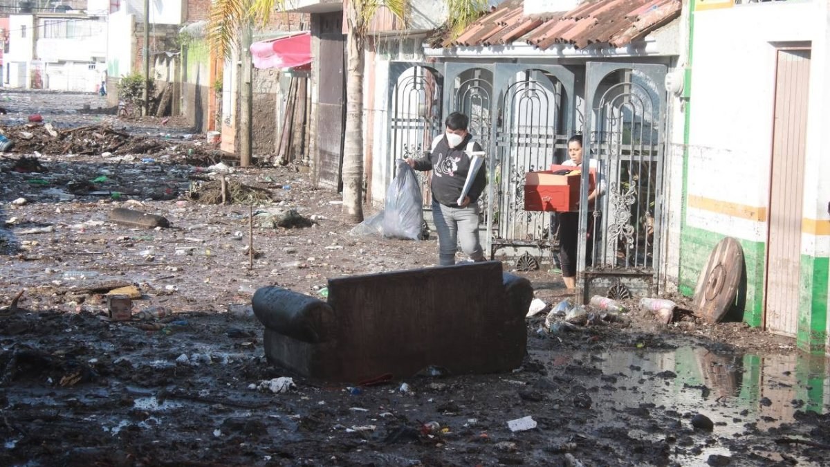 Meksika'da sel nedeniyle 310 ev kullanılmaz hale geldi