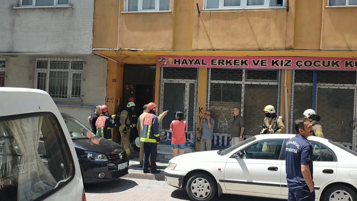 Sultangazi'de ocakta yemek unutunca, yangın çıktı