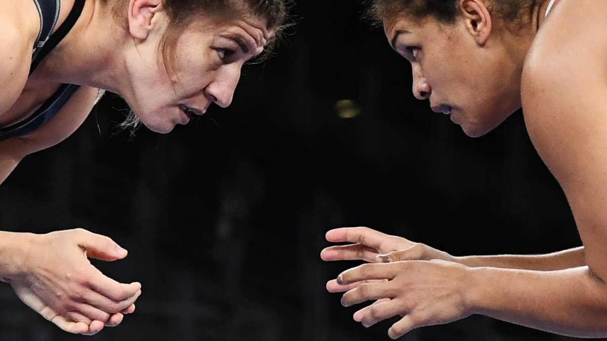 Milli güreşçi Yasemin Adar Tokyo'da çeyrek finalde