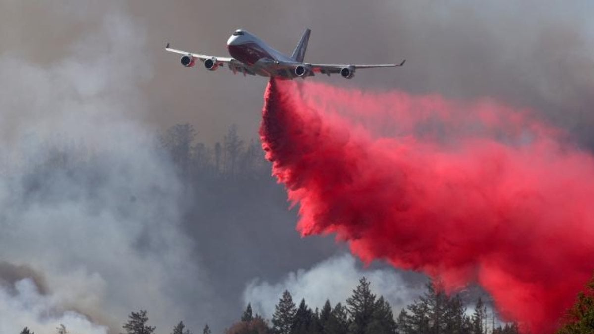 Dünyanın en büyük yangın söndürme uçağı: Supertanker