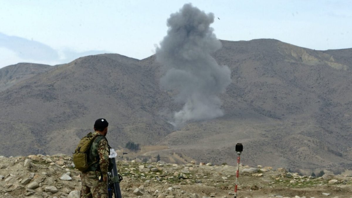 ABD uçakları, Afganistan'da Taliban hedeflerini bombaladı
