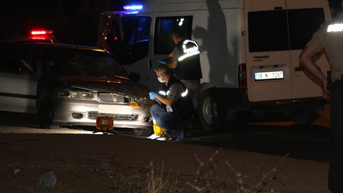 Ankara'da araçtan zorla indirilen kadın alkollü sürücünün çarpması sonucu öldü