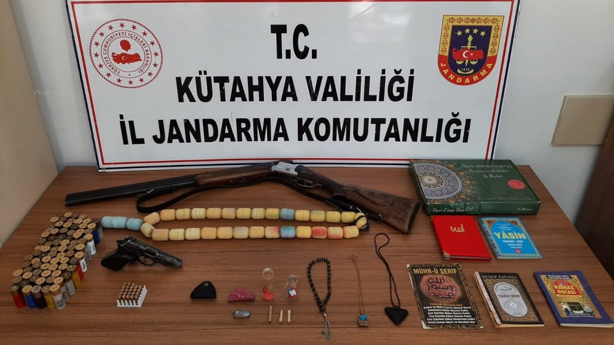 Kütahya'da muska ve büyü dolandırıcısı yakalandı