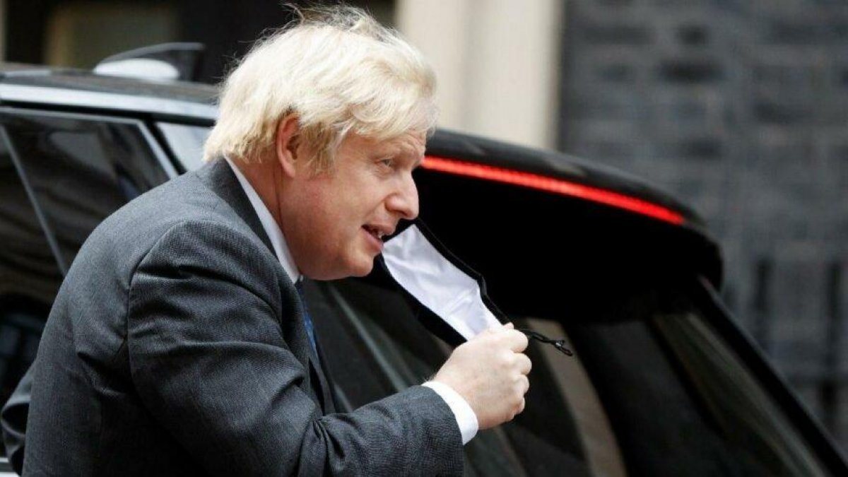 İngiltere Başbakanı Boris Johnson'ın karantina kararına tepki gösterildi