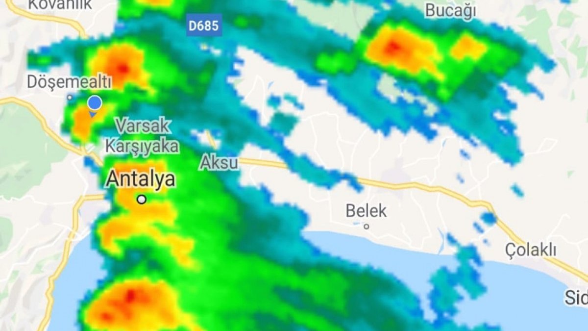 Antalya'da beklenen yağış başladı