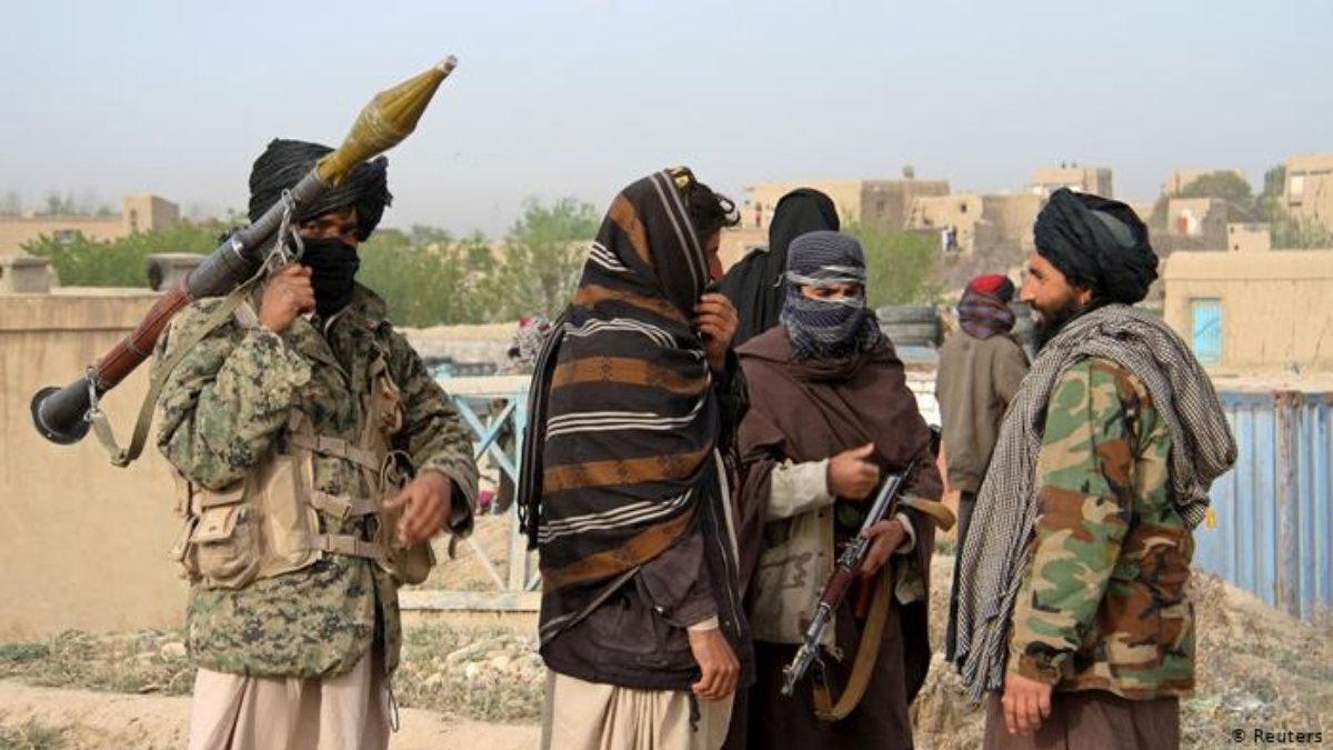 Afganistan'da Taliban, bazı bölgeleri ele geçirdi: 11 ölü