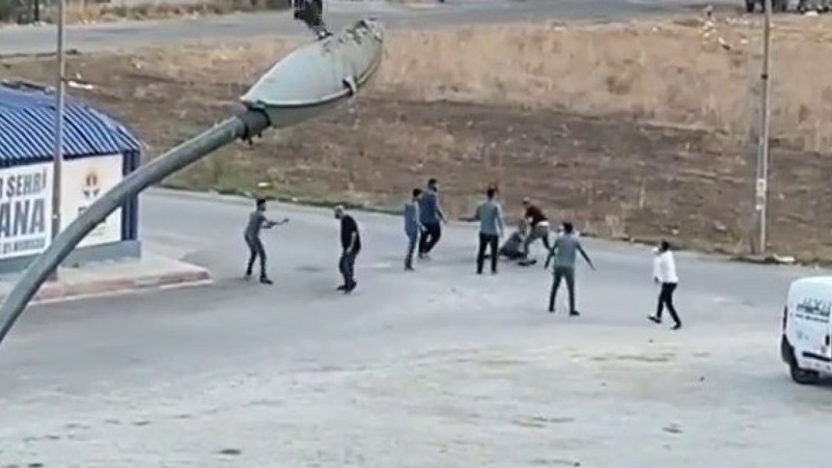 Adana’da 9 kişinin bıçaklı ve sopalı kavgası