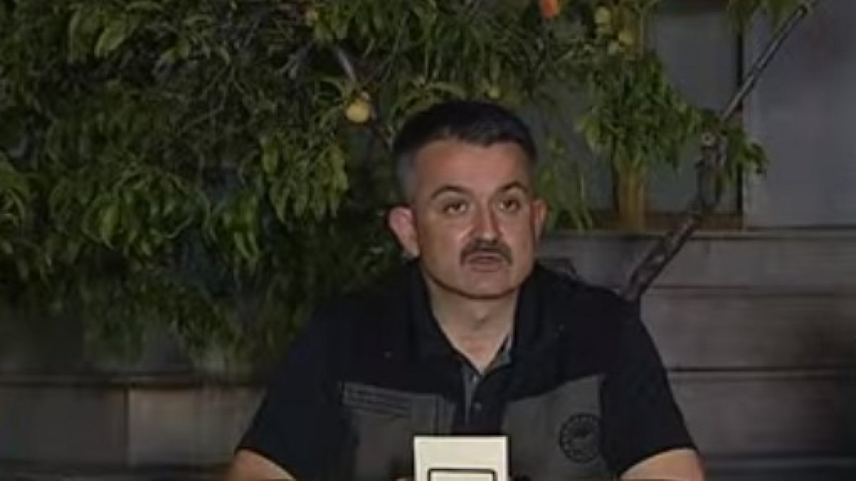Bekir Pakdemirli yangınlarla ilgili son durumu açıkladı