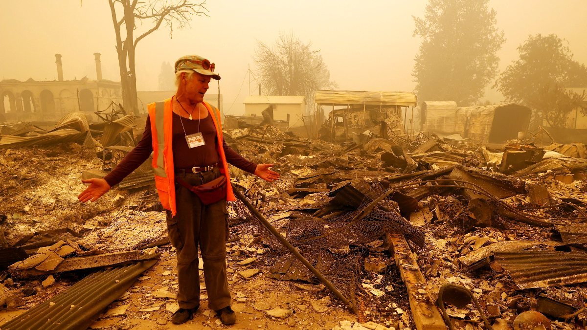 Kaliforniya tarihinin en büyük ikinci yangını devam ediyor