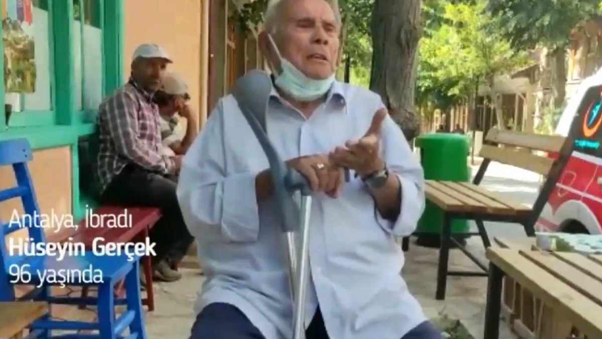 Antalya’da yaşayan 96 yaşındaki Hüseyin Amca’dan aşı çağrısı