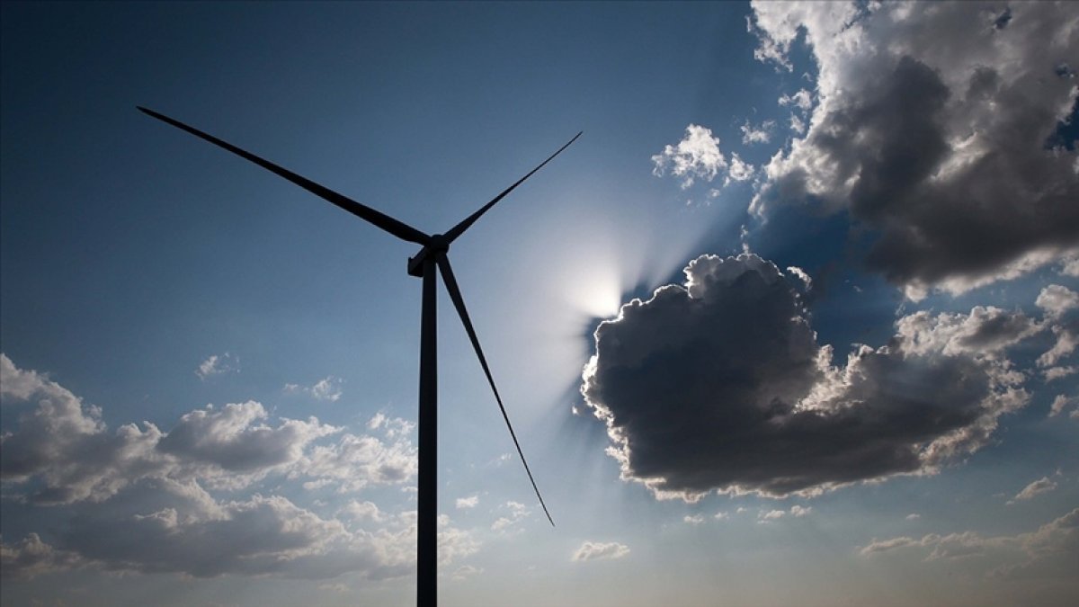 Rüzgar enerjisi kurulu gücümüz 10 bin megavatı aştı