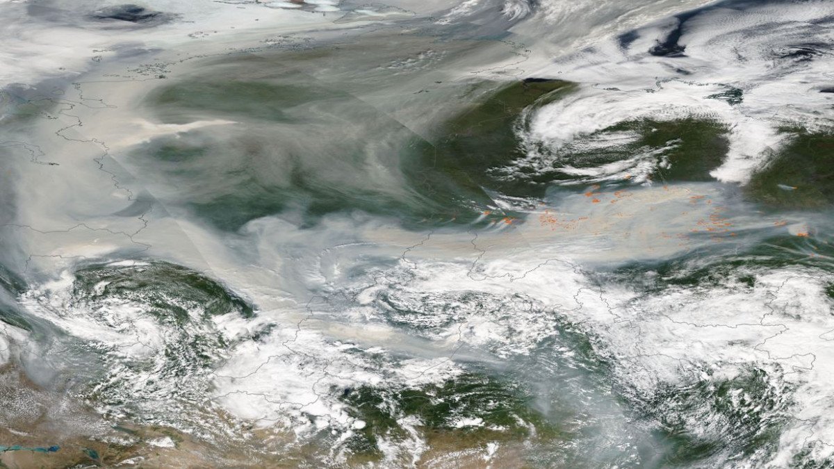 Sibirya’da orman yangınlarından yükselen duman, Kuzey Kutbu’na ulaştı