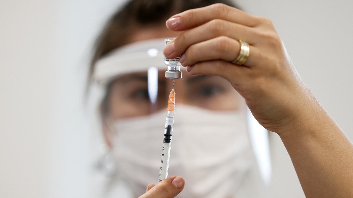 Almanya'da koronavirüs aşısı yerine tuzlu su uygulandı iddiası