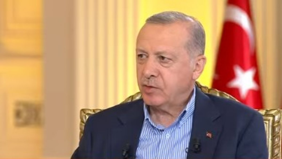 Cumhurbaşkanı Erdoğan: Sanatını icra et, bu işlere burnunu sokma