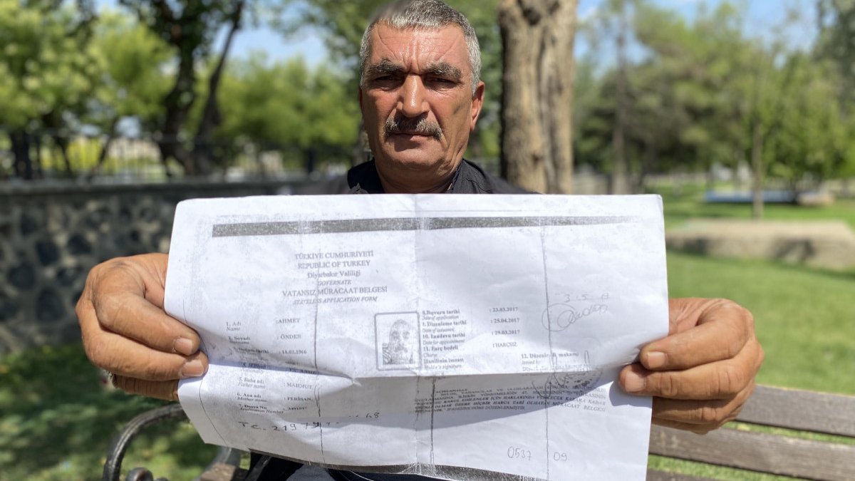 Diyarbakır'da askerden firar eden şahsa 'vatansız' belgesi verildi