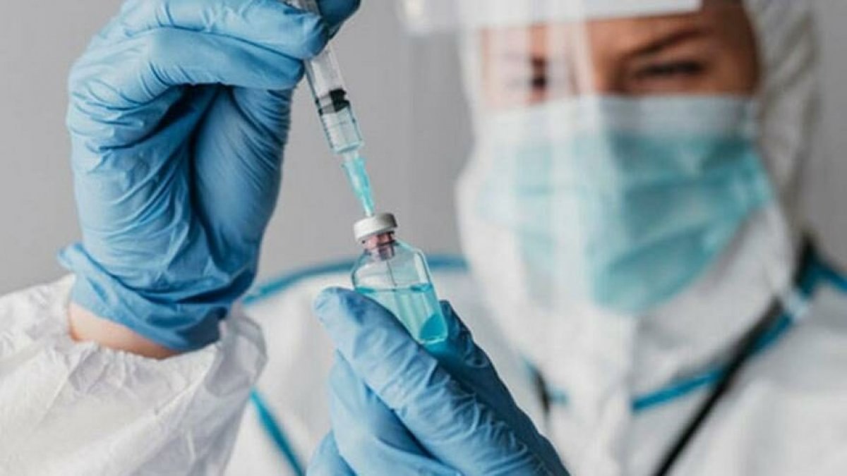 Aşılamada yeni kararlar! 15 yaş üstü koronavirüs aşısı olacak mı?