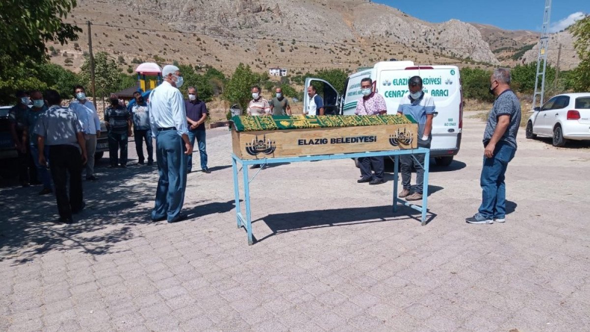 Elazığ'da koronavirüs tedavisi gören çift, bir gün arayla öldü