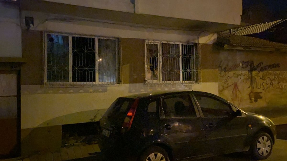 Bursa'da bir kişi ağızında sigarayla uyuyunca vücudu yandı