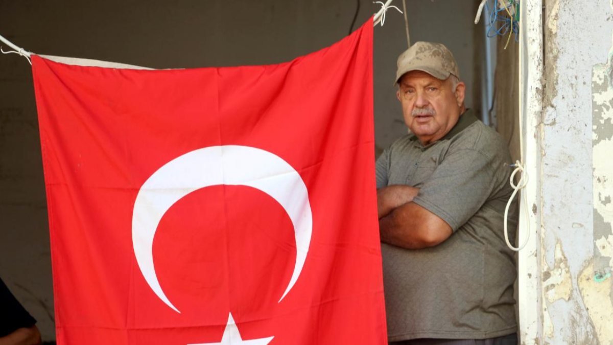 Bozkurt'ta selin vurduğu esnaf Türk bayrağından güç alıyor