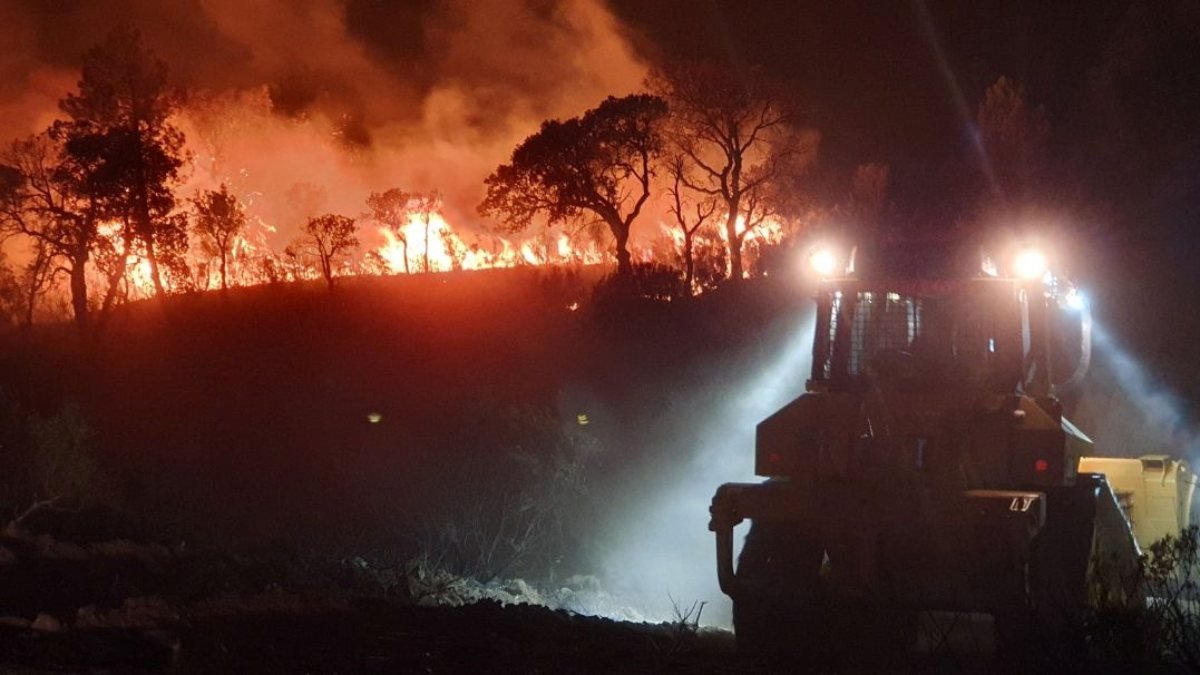 Fransa'da orman yangınlarına müdahale sürüyor