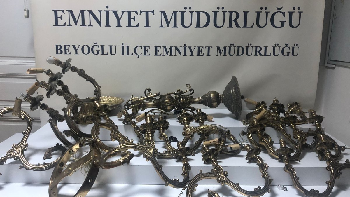 Taksim'de tarihi şamdanı çalan hırsız, hurda fiyatına sattı