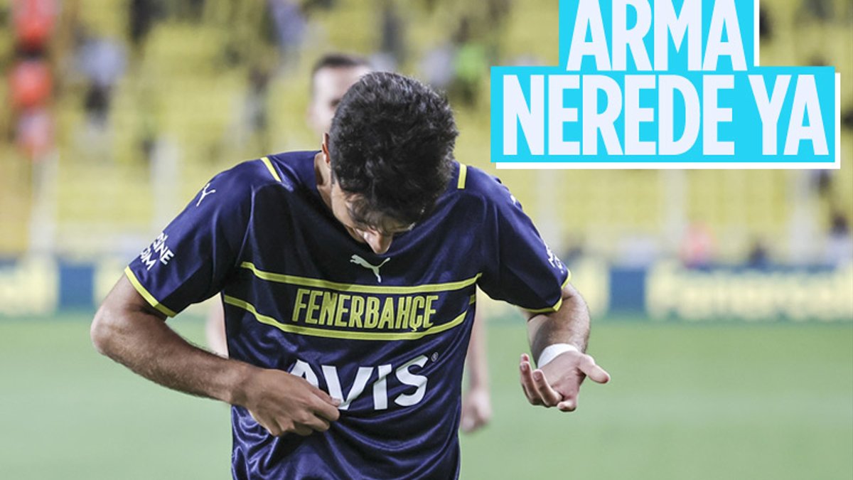 Fenerbahçe'nin golünü atan Muhammed Gümüşkaya sevinirken armayı bulamadı