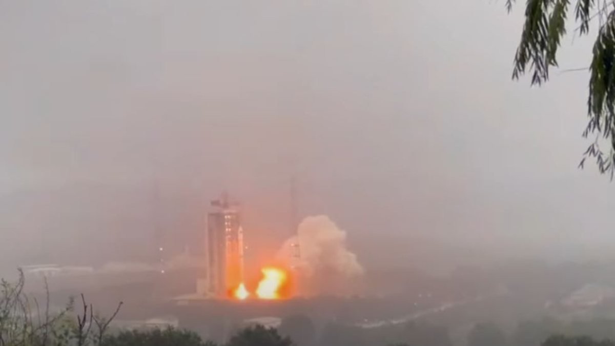 Çin, yer gözlem uydularını uzaya fırlattı
