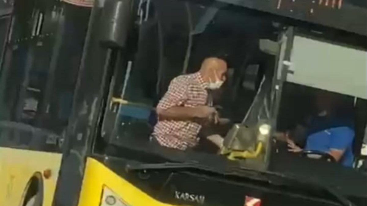 Aydın'da yaşlı adam, otobüs şoförüne bıçakla saldırdı