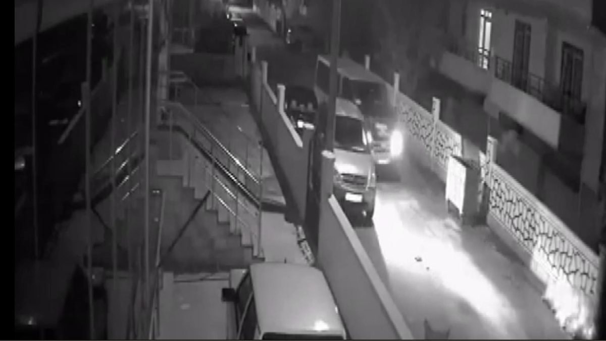 İstanbul'da araçlara vurup kaçan sürücü kamerada