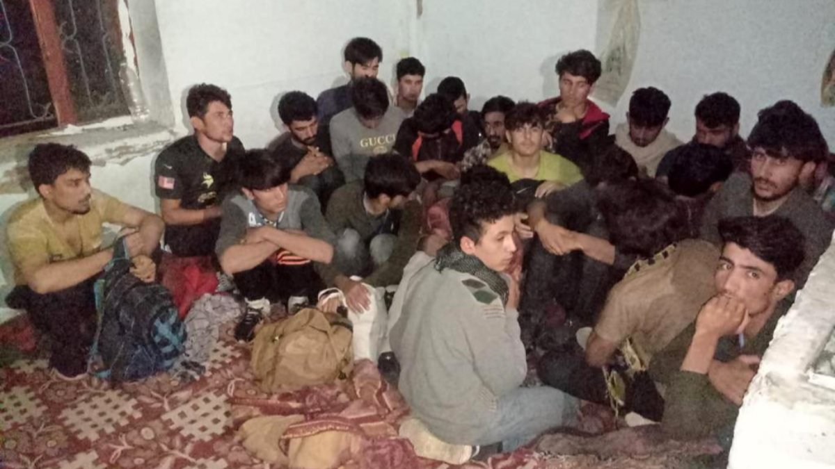 Van’da 43 kaçak göçmen yakalandı