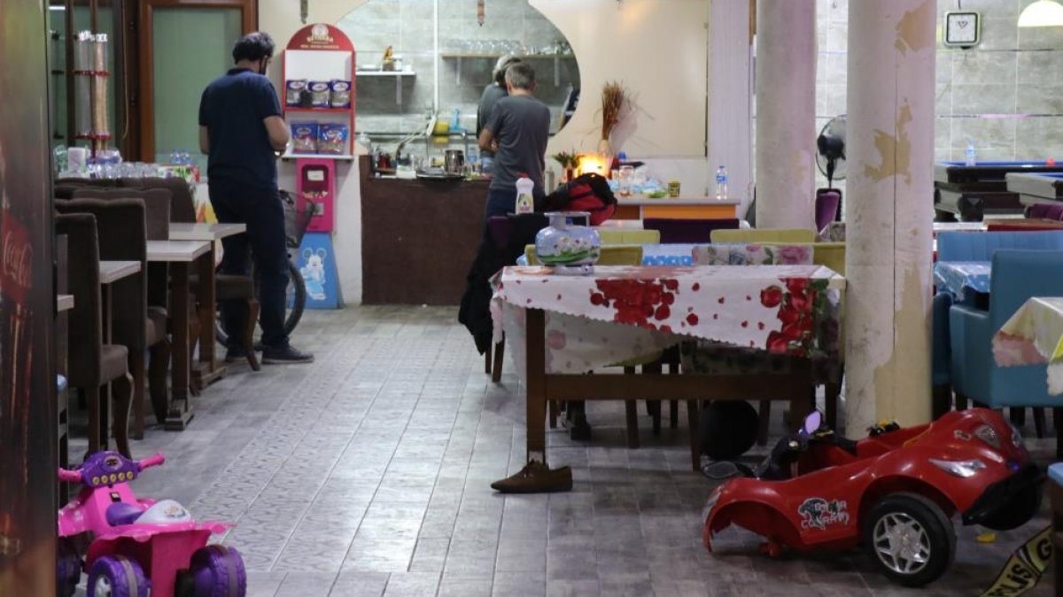Sakarya'daki kafeteryada kavga çıktı: 3 yaralı, 4 gözaltı