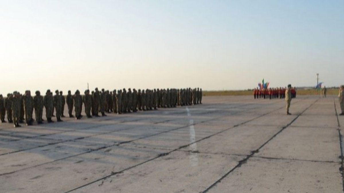 Afganistan'dan tahliye edilen Azerbaycan askerleri Bakü'de