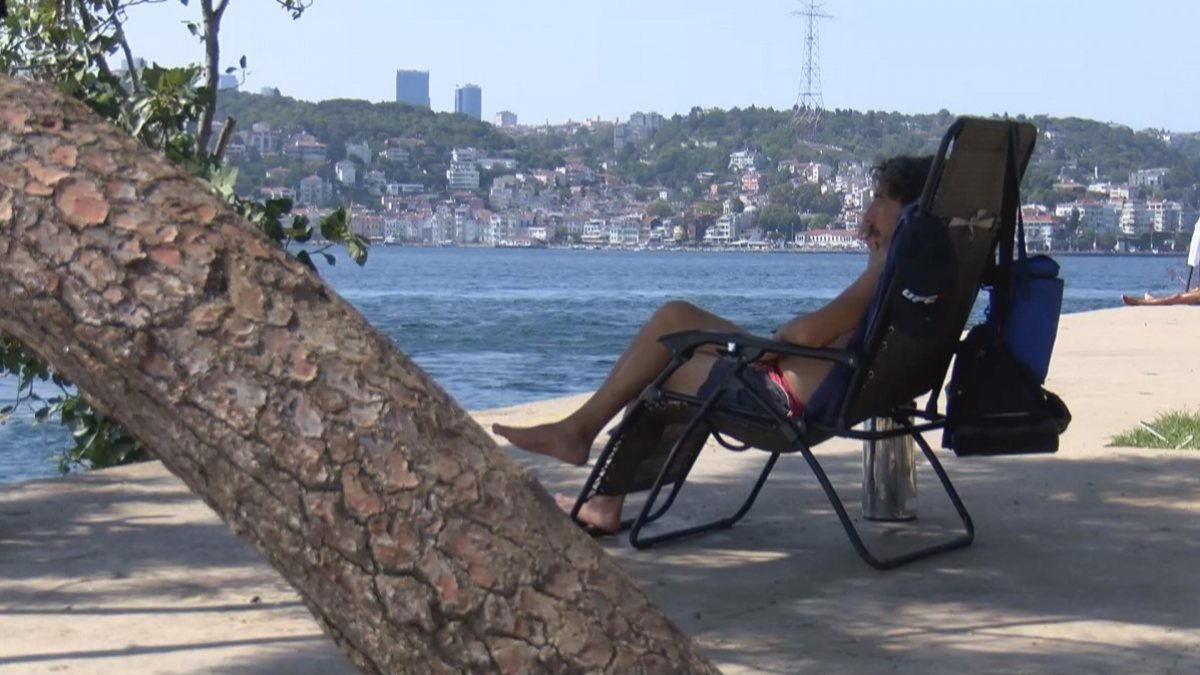 İstanbul'da nem bunalttı, sahile akın ettiler