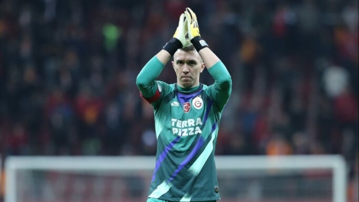 Lorik Cana: İyi ki gitmişim de Muslera gelmiş